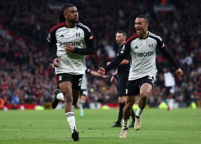 Fulham vs Hull City - Khó khăn bủa vây
